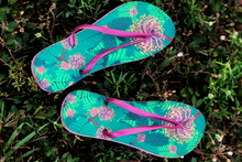 Load image into Gallery viewer, Women's Timarie Slippers
